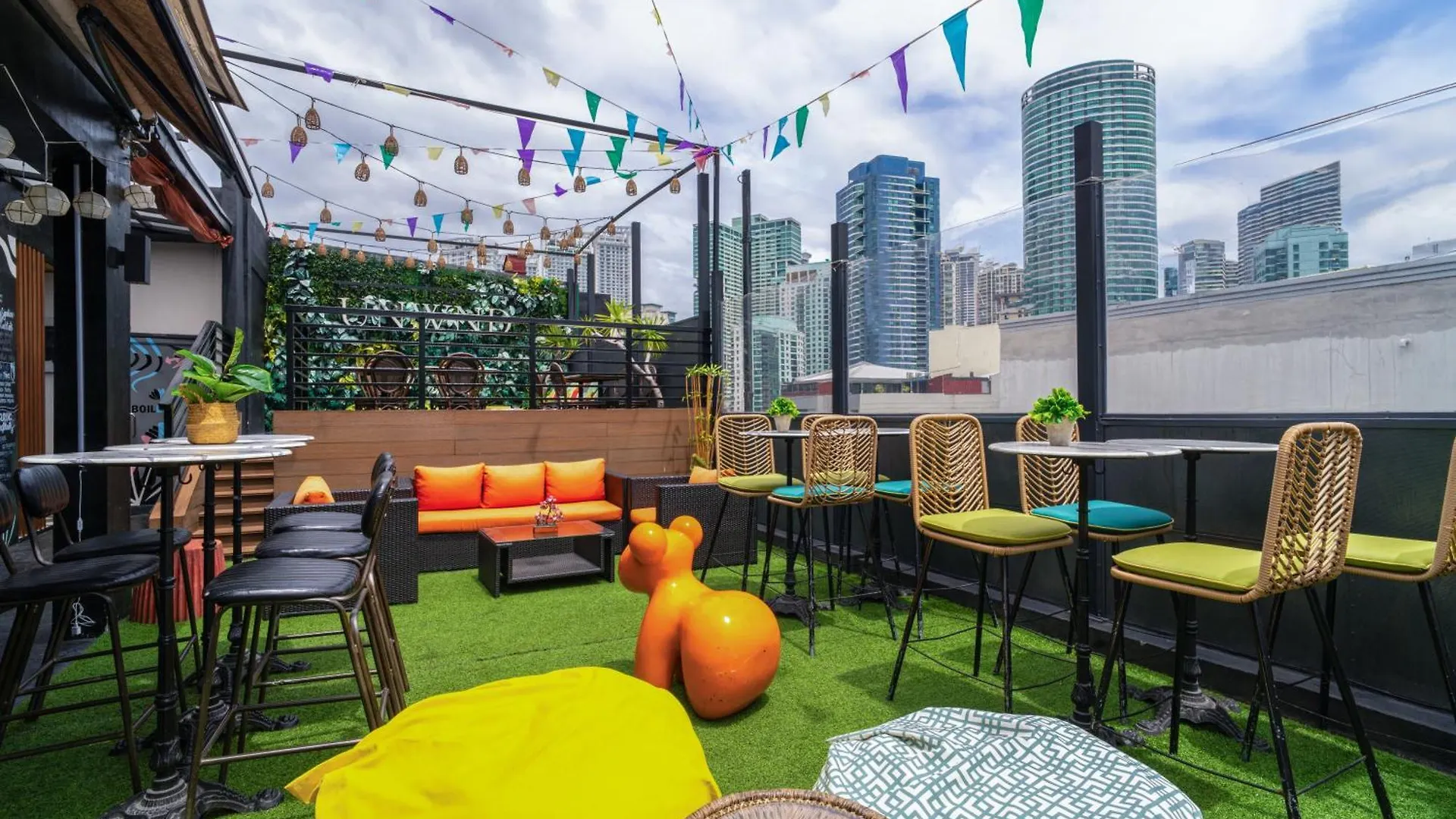 Hostel Unwnd Boutique Hotel Makati Makati City Philippines